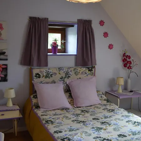 Charme Et Authenticite En Foret Maine Normandie : Demeure Renovee Avec Jardin, Ideale Pour Sejour Detente - Fr-1-410-186 Holiday home Crisse