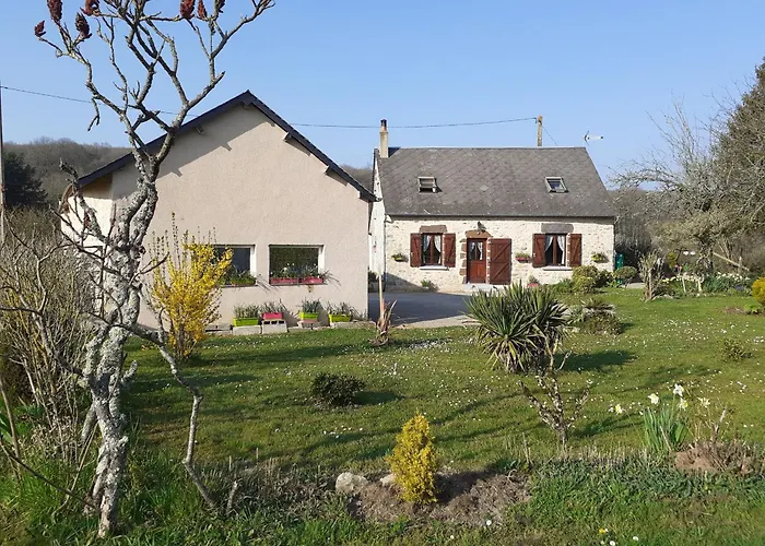 Charme Et Authenticite En Foret Maine Normandie : Demeure Renovee Avec Jardin, Ideale Pour Sejour Detente - Fr-1-410-186